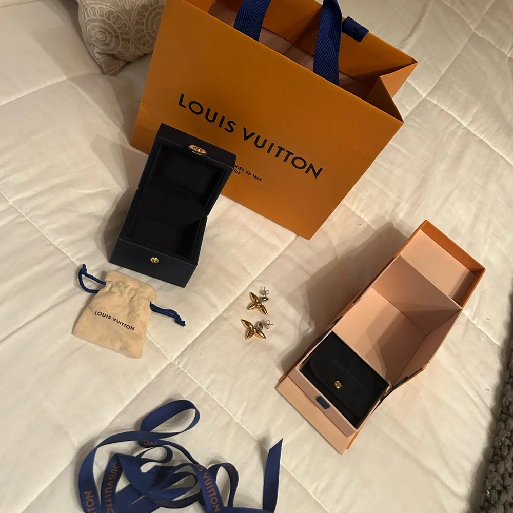 Louis Vuitton Gold and Silver Floral Earrings - Picture 6 of 8